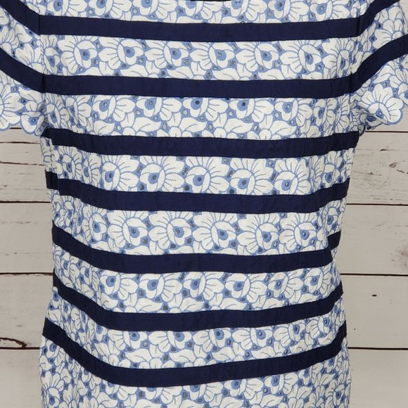 Talbots Woman's Blue Striped Floral Lace‎ Detail Short Sleeve Blouse Size 10 - Picture 3 of 11